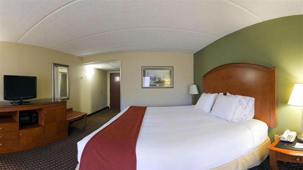 Holiday Inn Express & Suites Charlotte Arpt-Belmont By Ihg Экстерьер фото