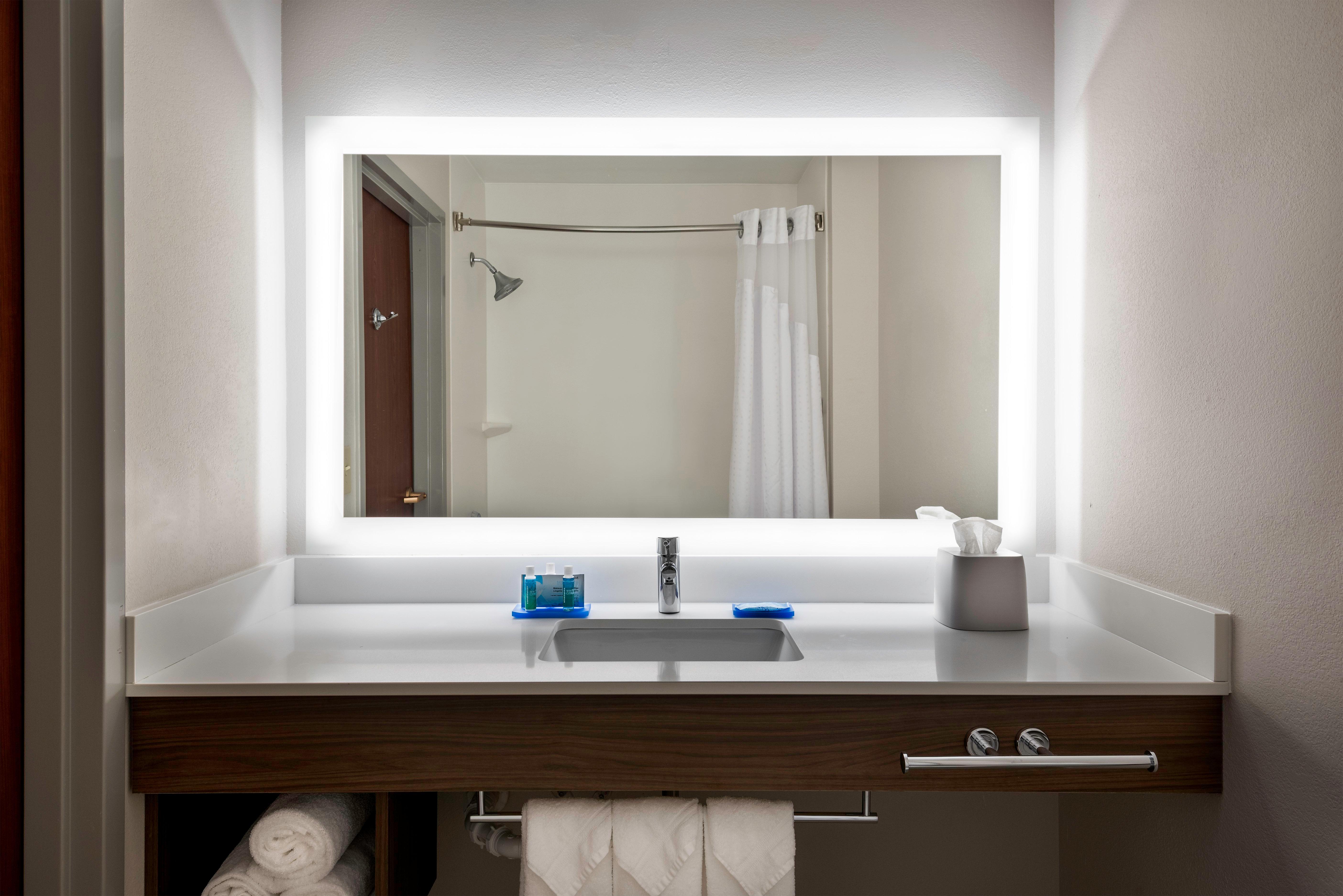 Holiday Inn Express & Suites Charlotte Arpt-Belmont By Ihg Экстерьер фото