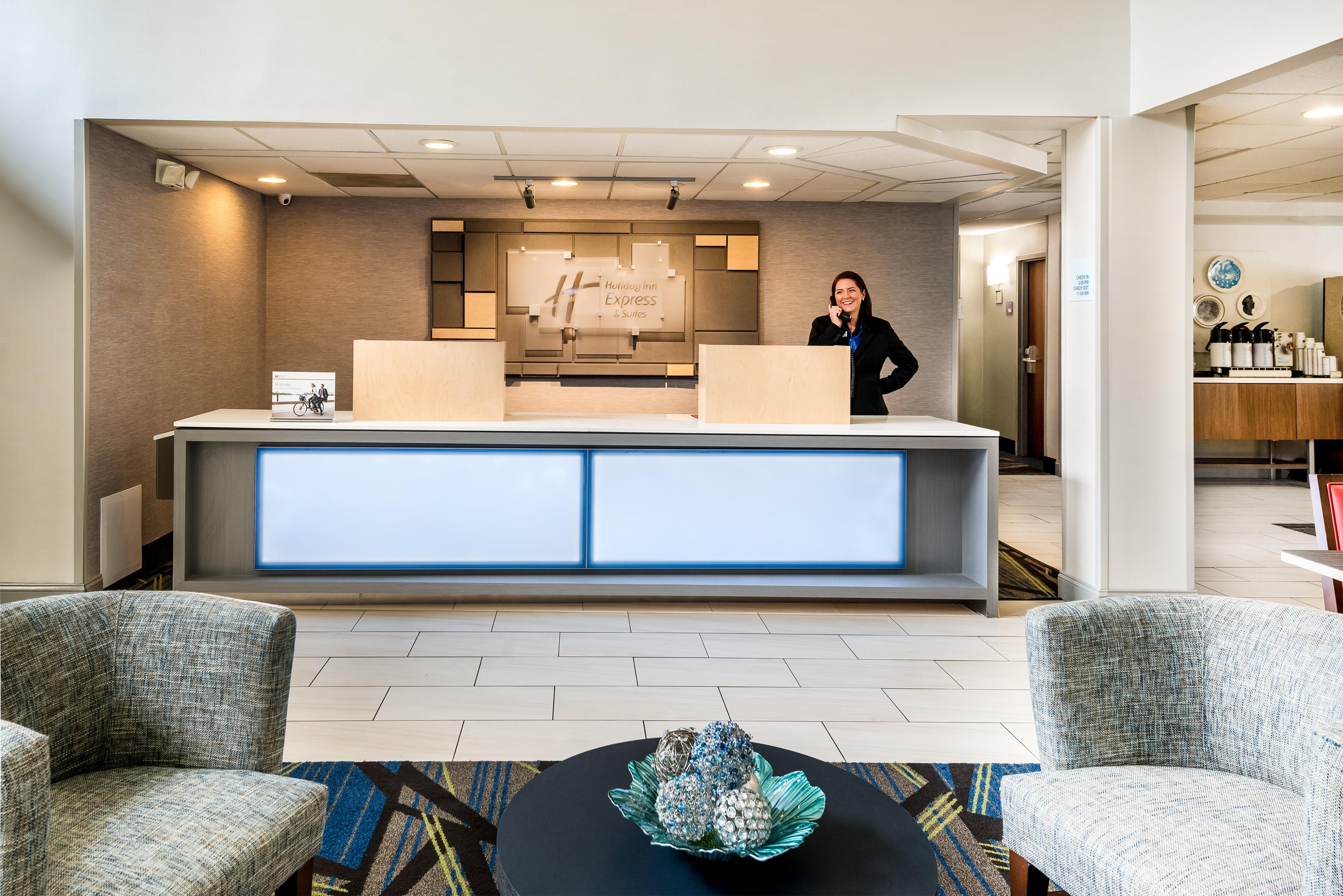 Holiday Inn Express & Suites Charlotte Arpt-Belmont By Ihg Экстерьер фото