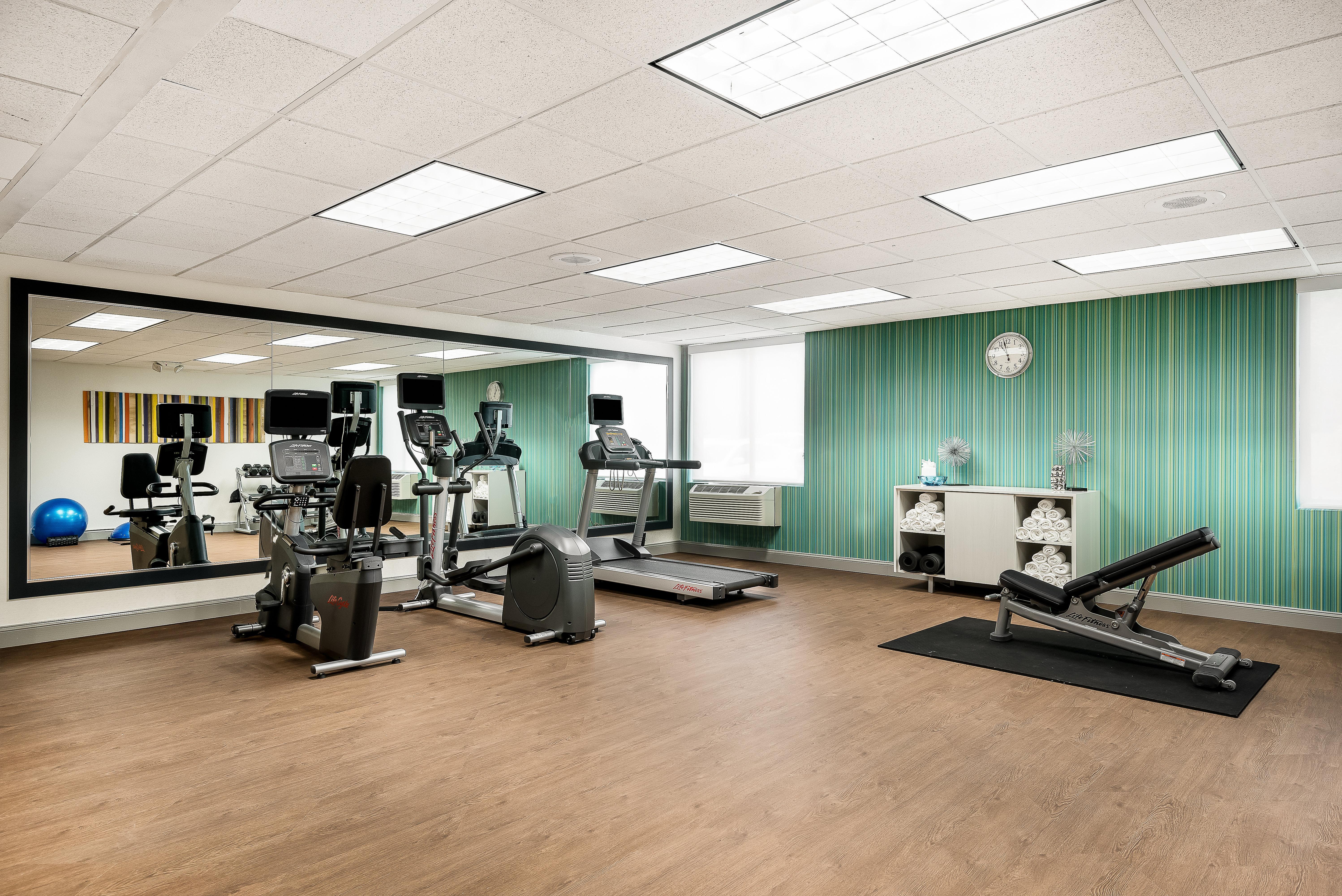 Holiday Inn Express & Suites Charlotte Arpt-Belmont By Ihg Экстерьер фото