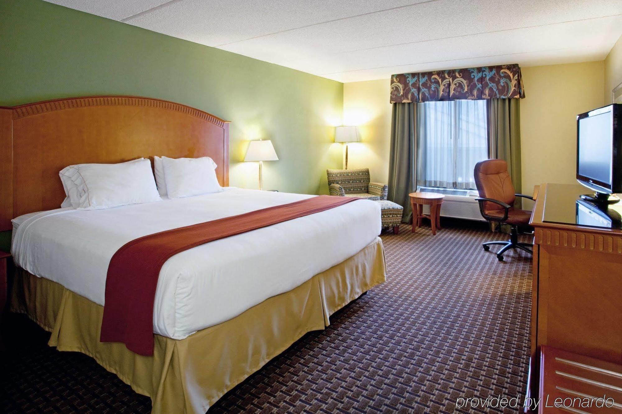 Holiday Inn Express & Suites Charlotte Arpt-Belmont By Ihg Экстерьер фото