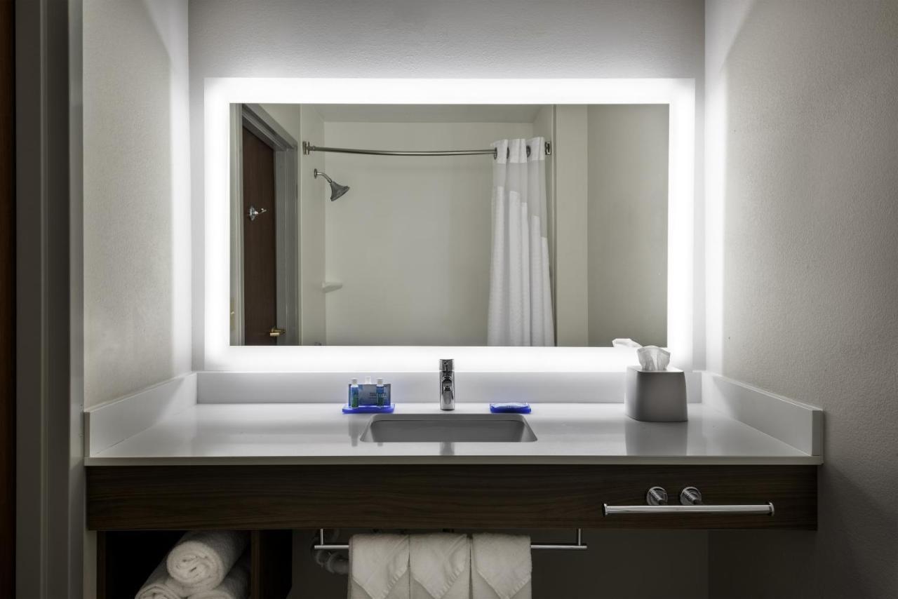 Holiday Inn Express & Suites Charlotte Arpt-Belmont By Ihg Экстерьер фото